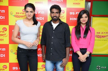 Selfi Raja Movie Team At Radio Mirchi